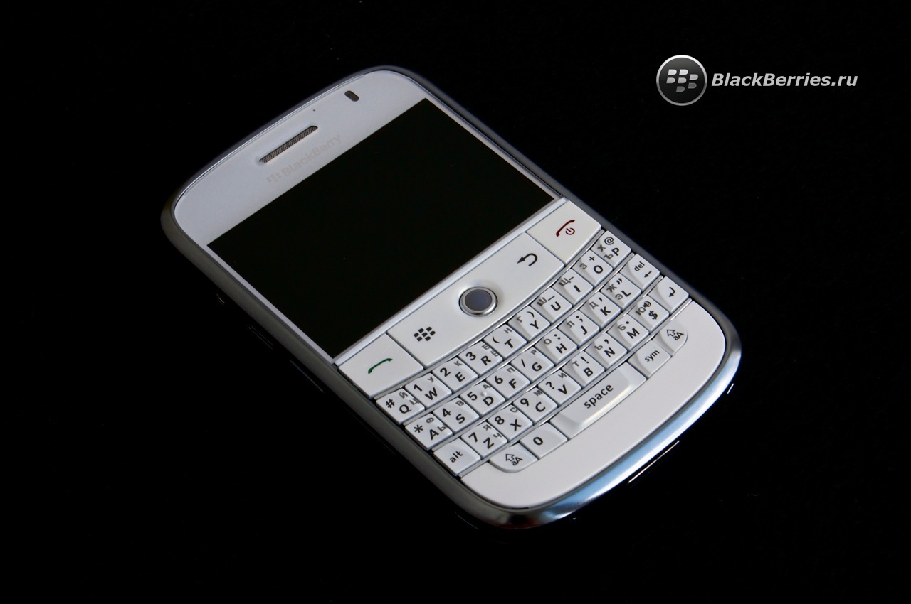 Blackberry bold 9000 white