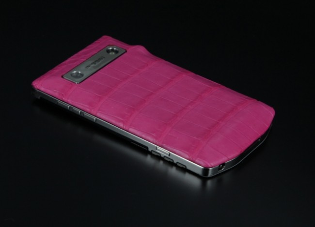 blackberry-porsche-design-p9981-alligator-rose-corail-06