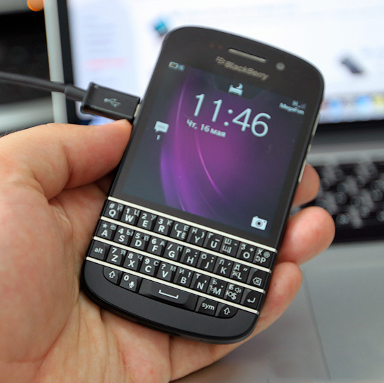 BlackBerry-Q10-rus-0