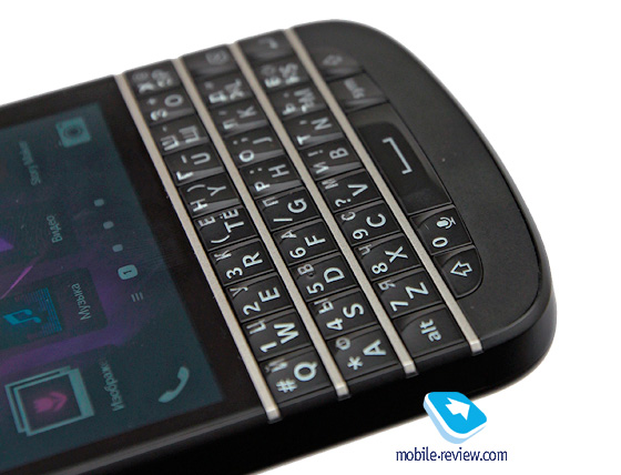 BlackBerry-Q10-rus-3
