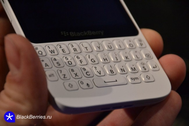 BlackBerry-Q5-3