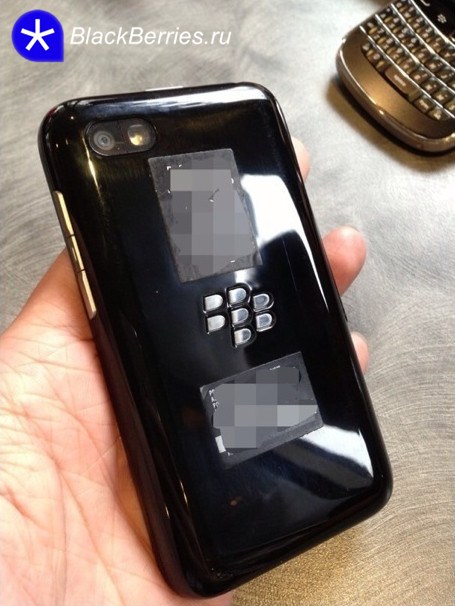 BlackBerry-R10-backside