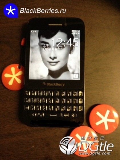 BlackBerry-R10-smartphone-03