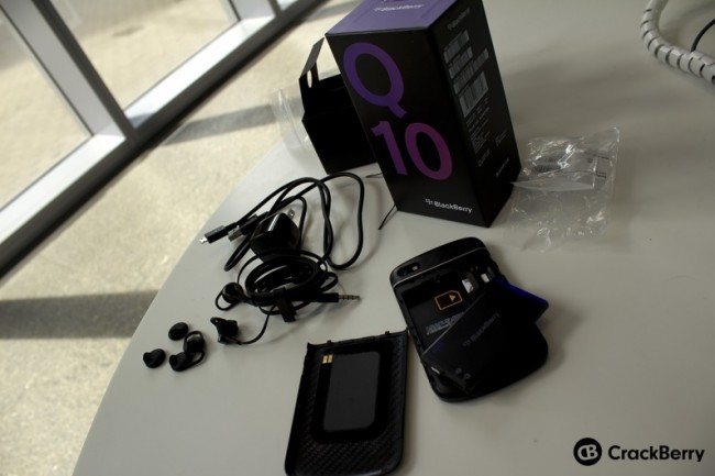 blackberry-q10-unboxing-2