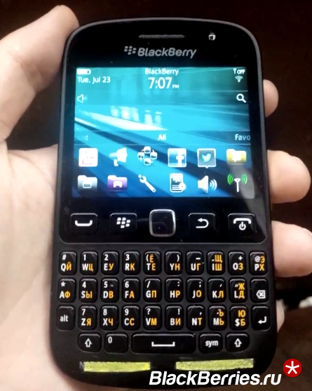 BlackBerry-9720-1