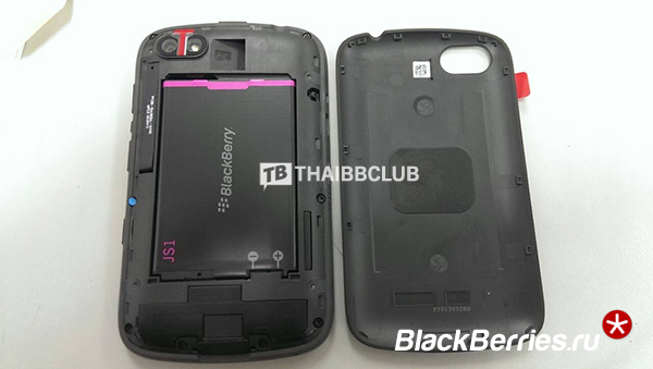 BlackBerry-9720-4