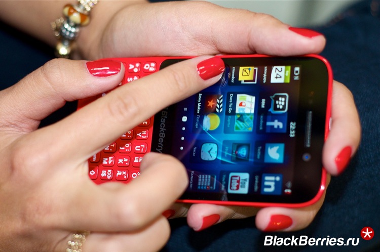 BlackBerry-Q5-Red-8