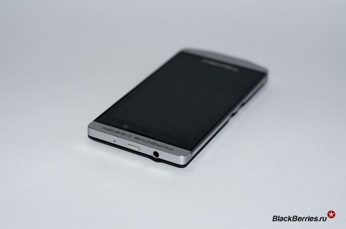 BlackBerry-P9982-Porsche-Design-16