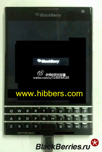 BlaackBerry-Q30-1