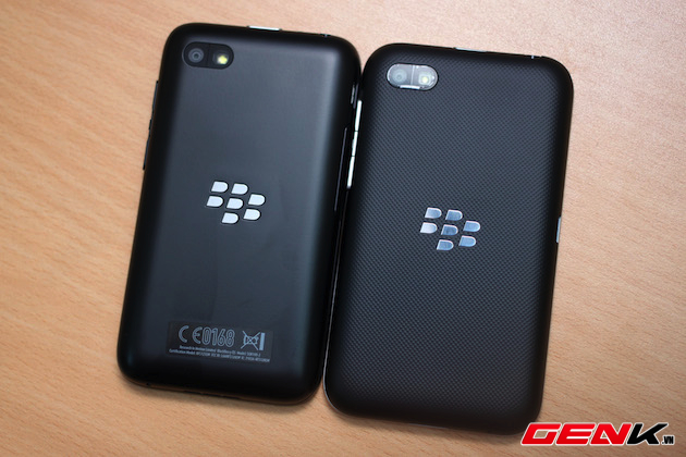BlackBerry-Kopi-vs-Q5-6