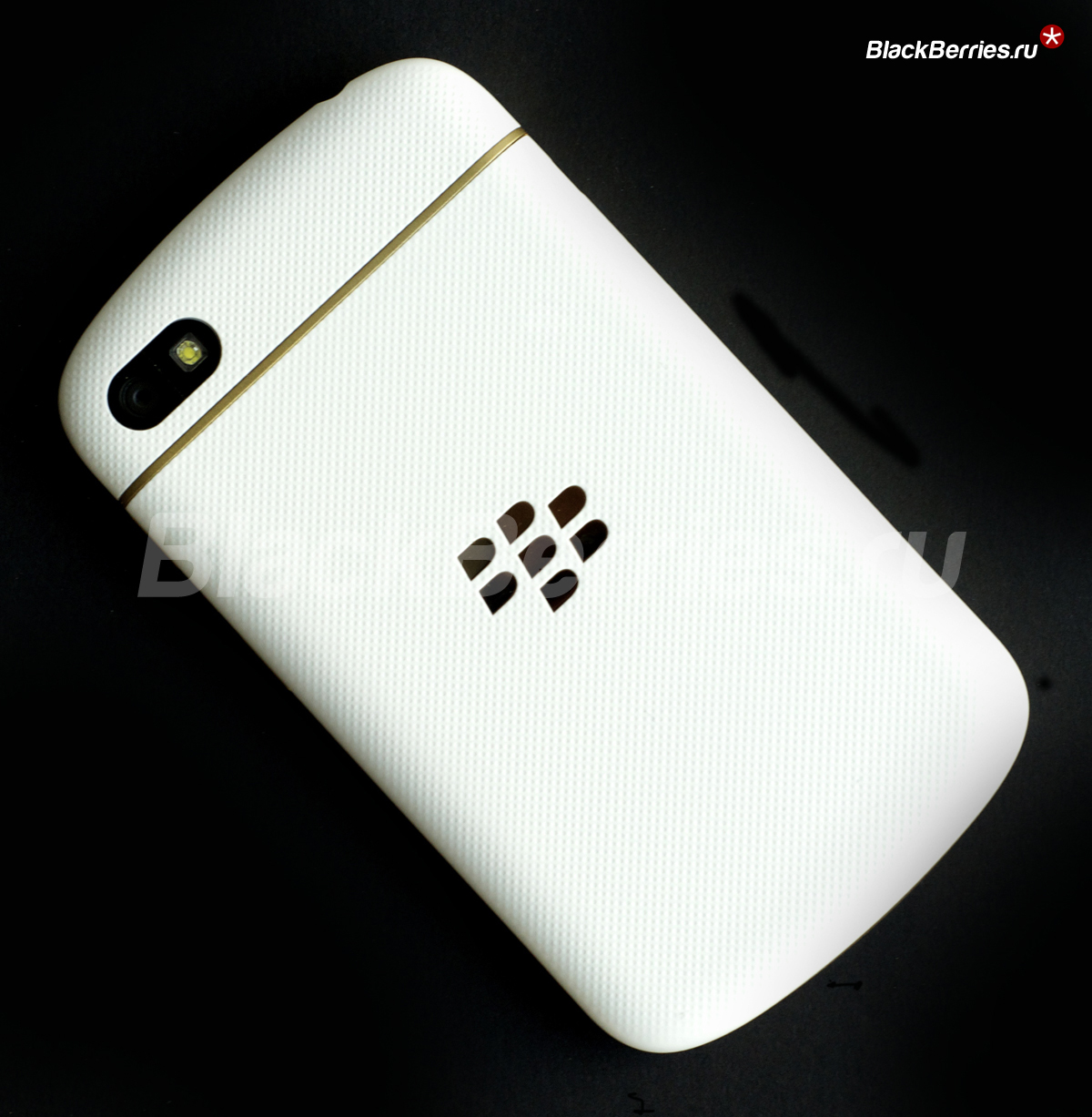 BlackBerry-Q10-Special-Edition-99