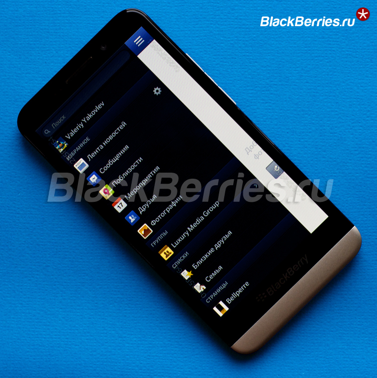 BlackBerry-Z30-Facebook-2