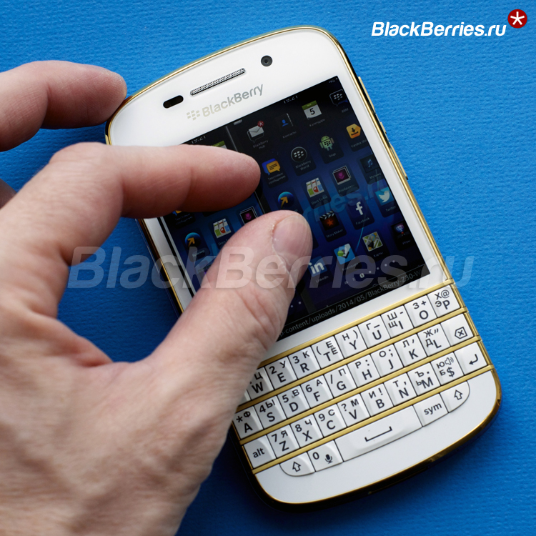 BlackBerry-Q10-Special-Edition-2