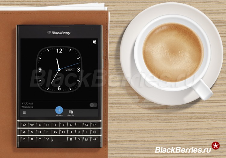 BlackBerry-Passport-Desk2