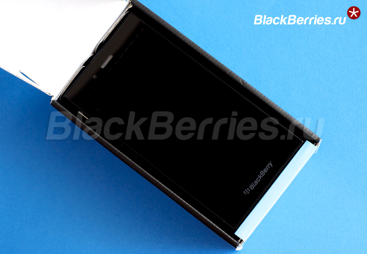 BlackBerry-Z3-unboxing-1