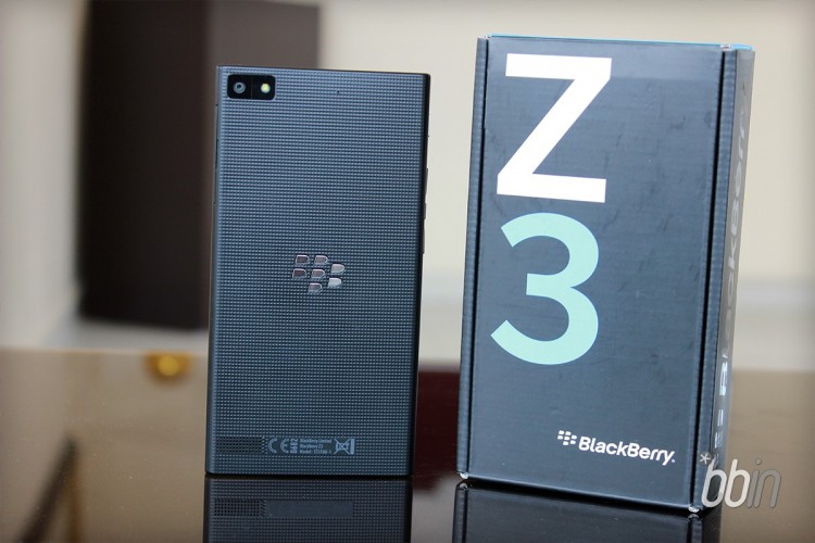 BlackBerry-z3_rear