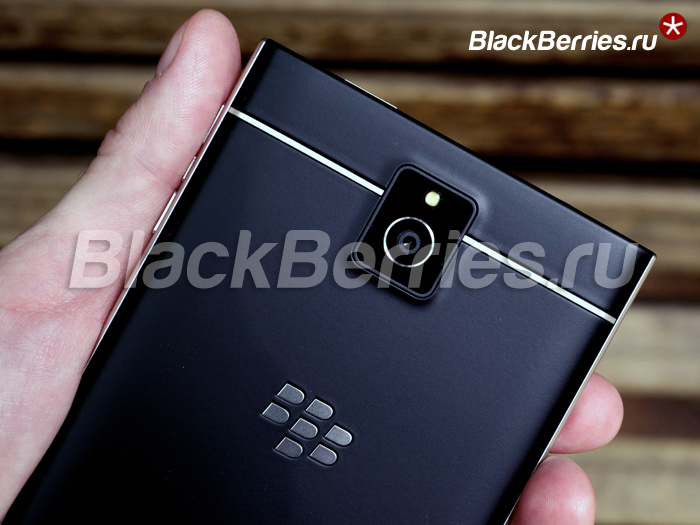 BlackBerry-Passport-Review-25
