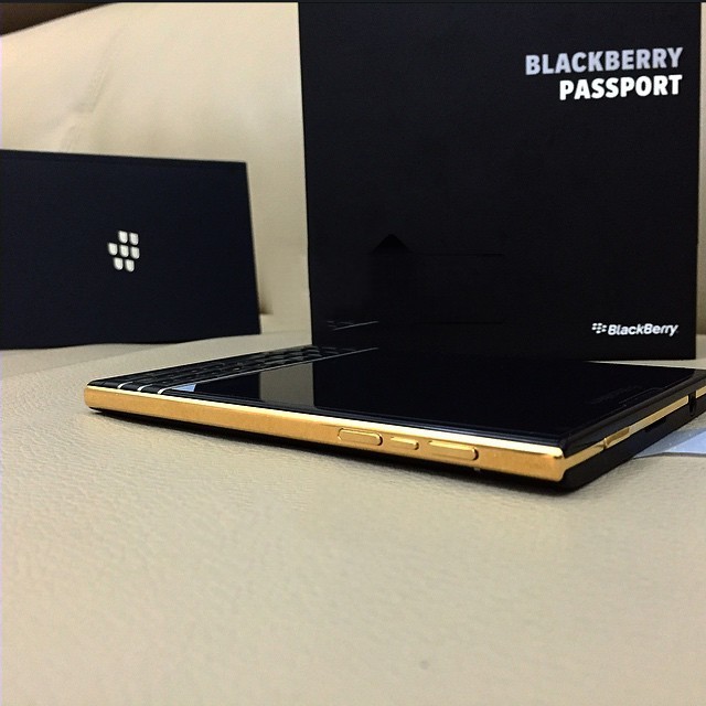 BlackBerry-Passport-Gold-1