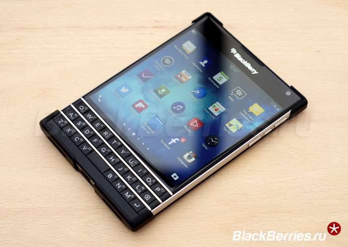 BlackBerry-Passport-Hard-Shell-06