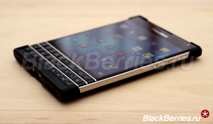 BlackBerry-Passport-Hard-Shell-09