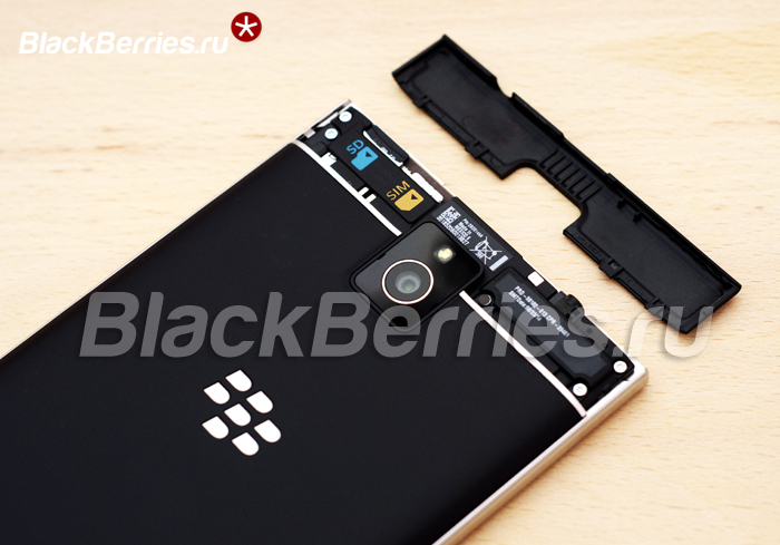 BlackBerry-passport-teardown