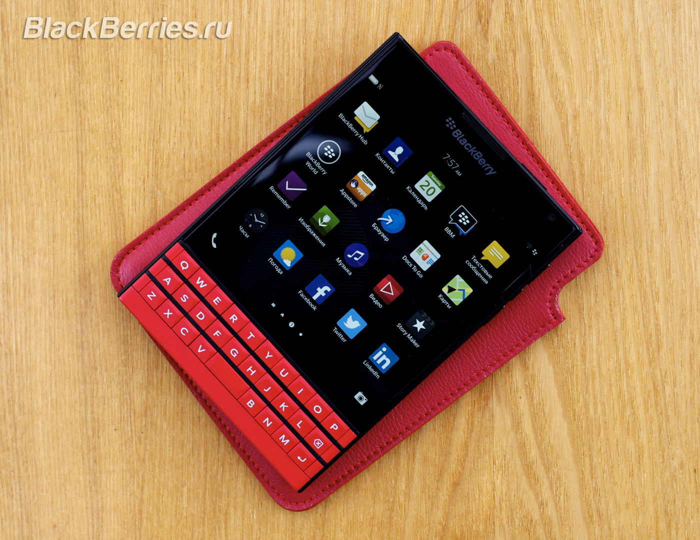 BlackBerry-Passport-Red-10