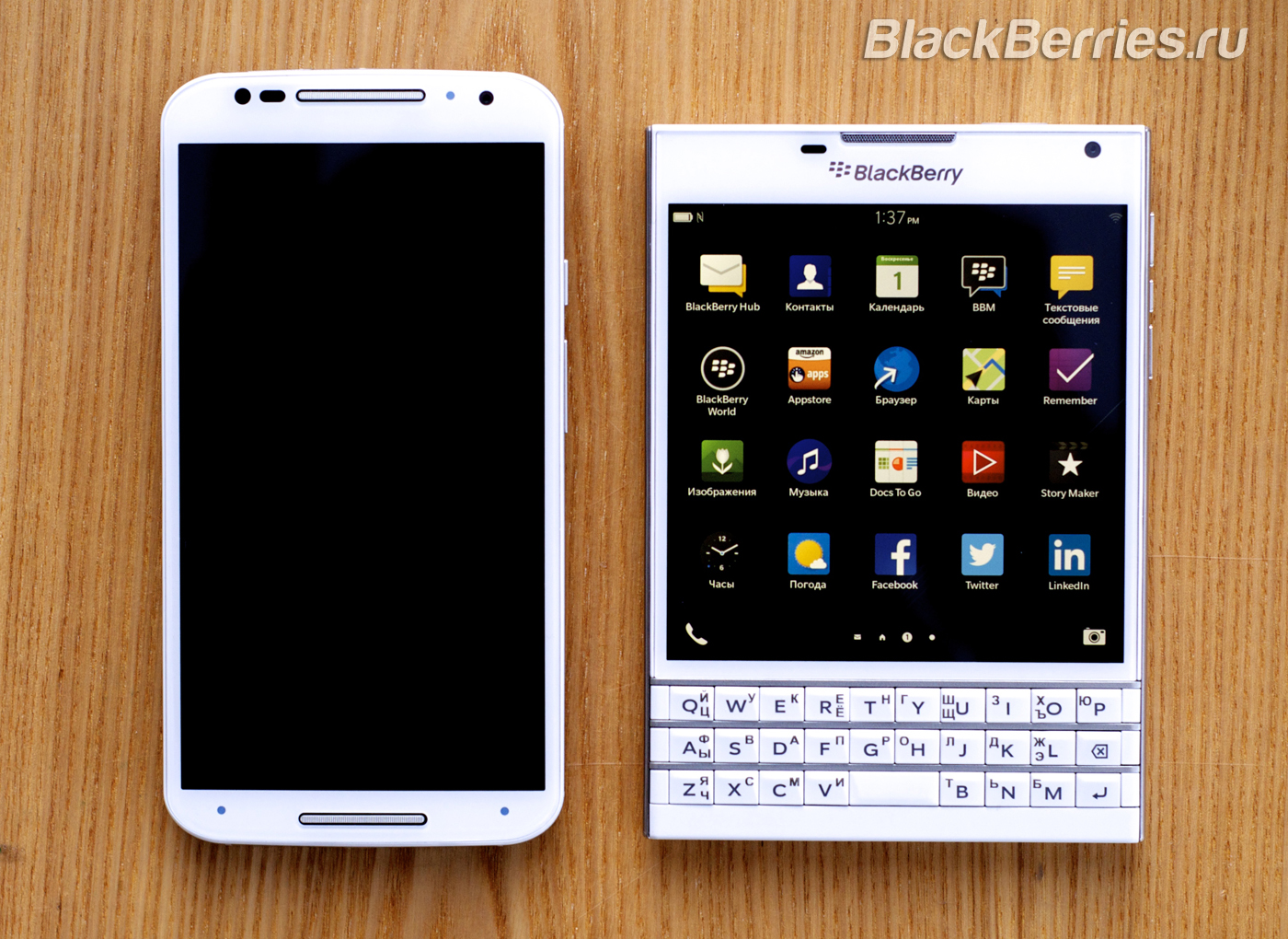 BlackBerry-Passport-Classic-Motorola-Moto-X-14