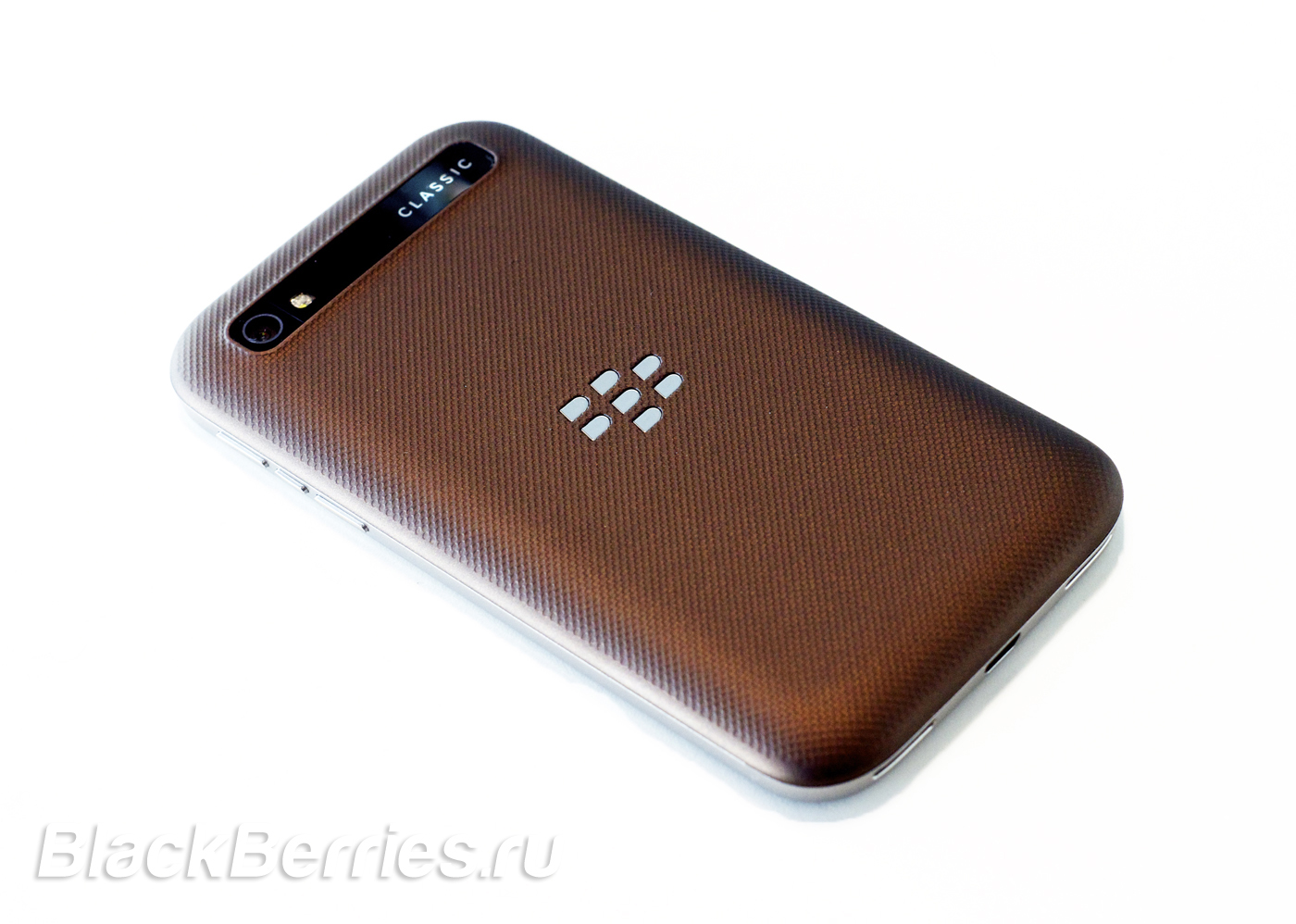 BlackBerry-Classic-Bronze-2