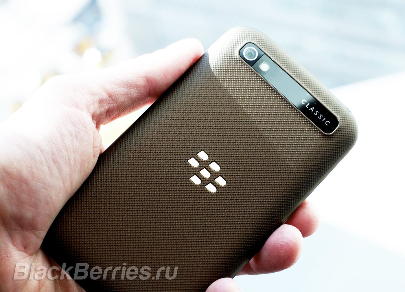 BlackBerry-Classic-Bronze-5