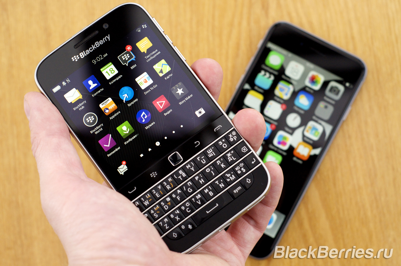 BlackBerry-Classic-vs-iPhone-Q10-Passport-42