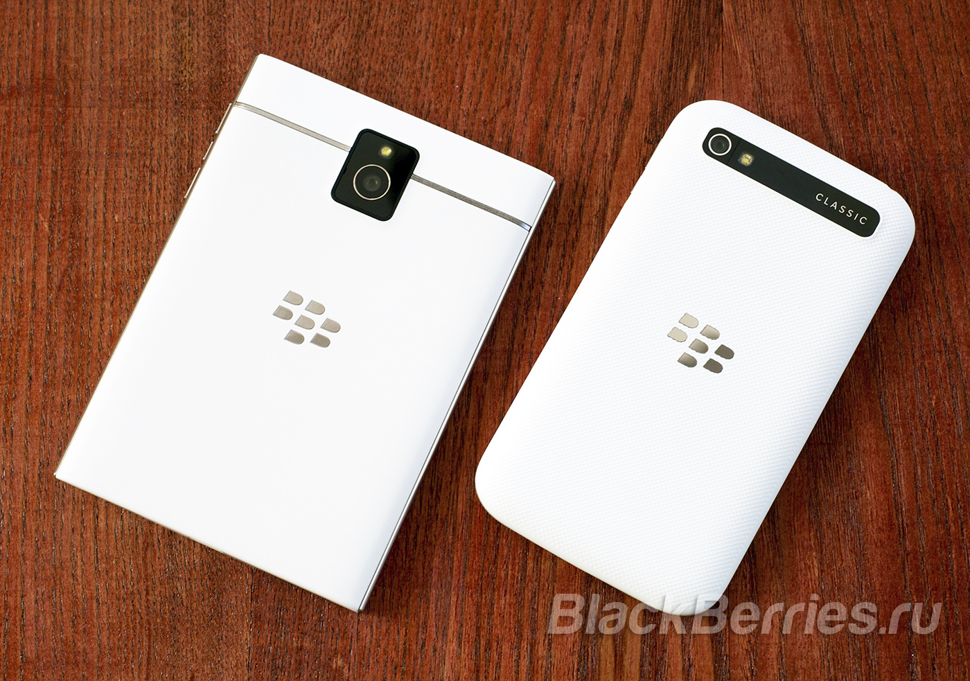 BlackBerry-Classic-White-09
