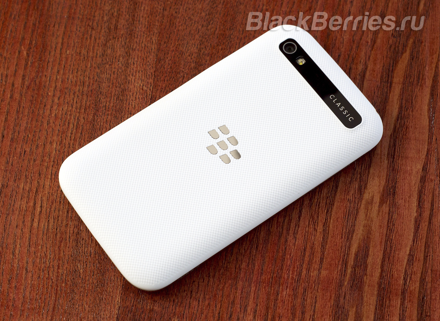 BlackBerry-Classic-White-25