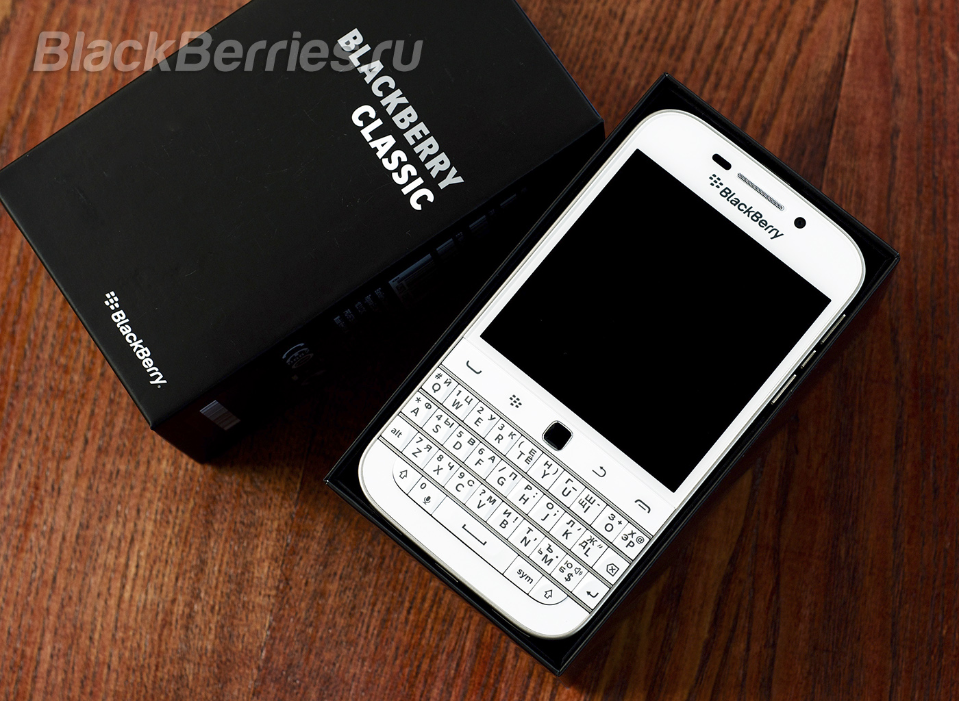 BlackBerry-Classic-White-33