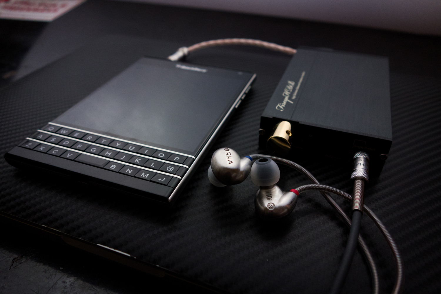 Blackberry-Passport-Review-RHA-T10i-and-amp