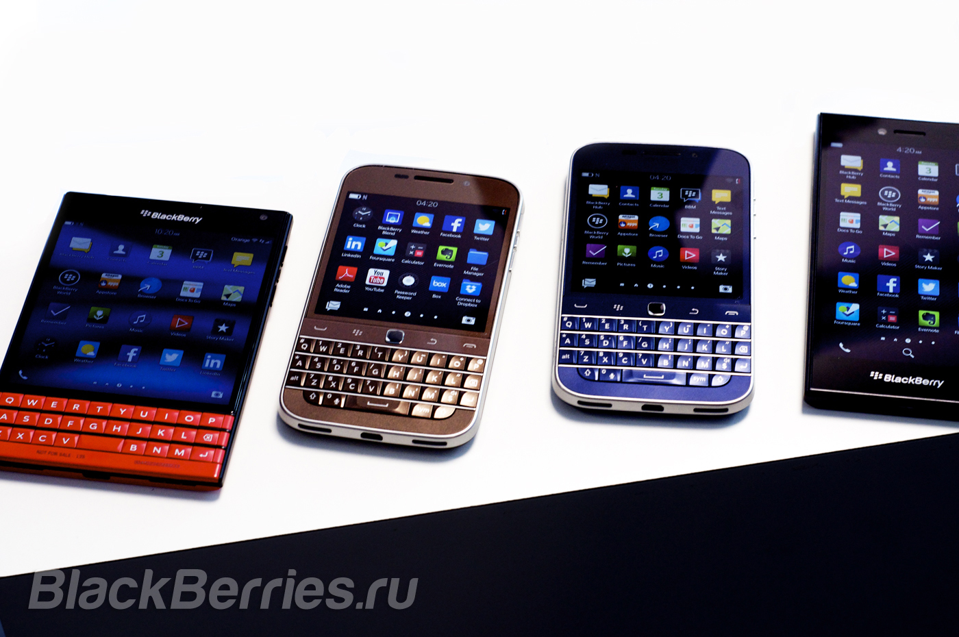 BlackBerry-Classic-Blue-Bronze-0