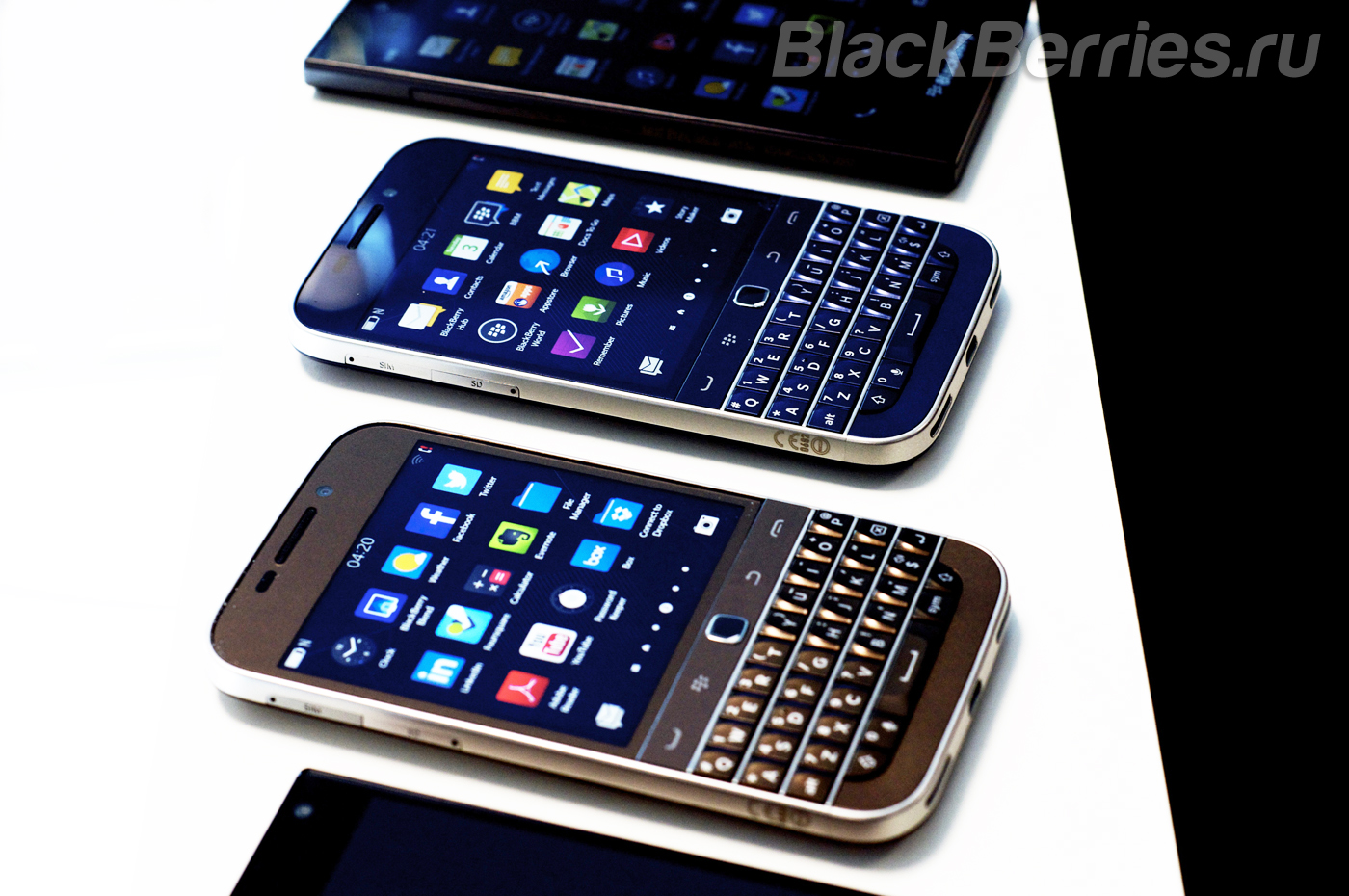 BlackBerry-Classic-Blue-Bronze-2