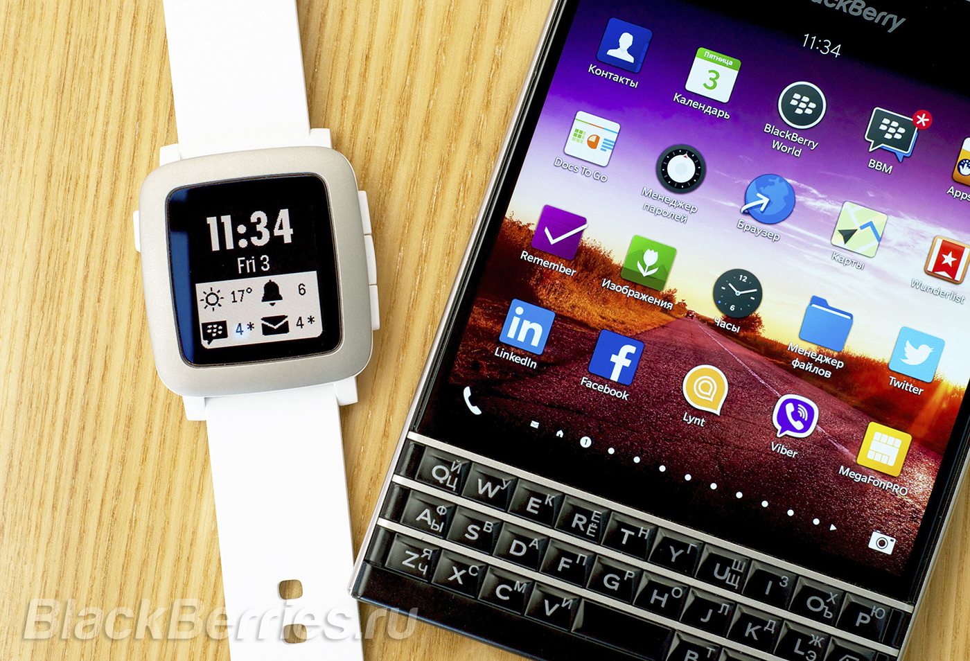 BlackBerry-Passport-Pebble-Time-54