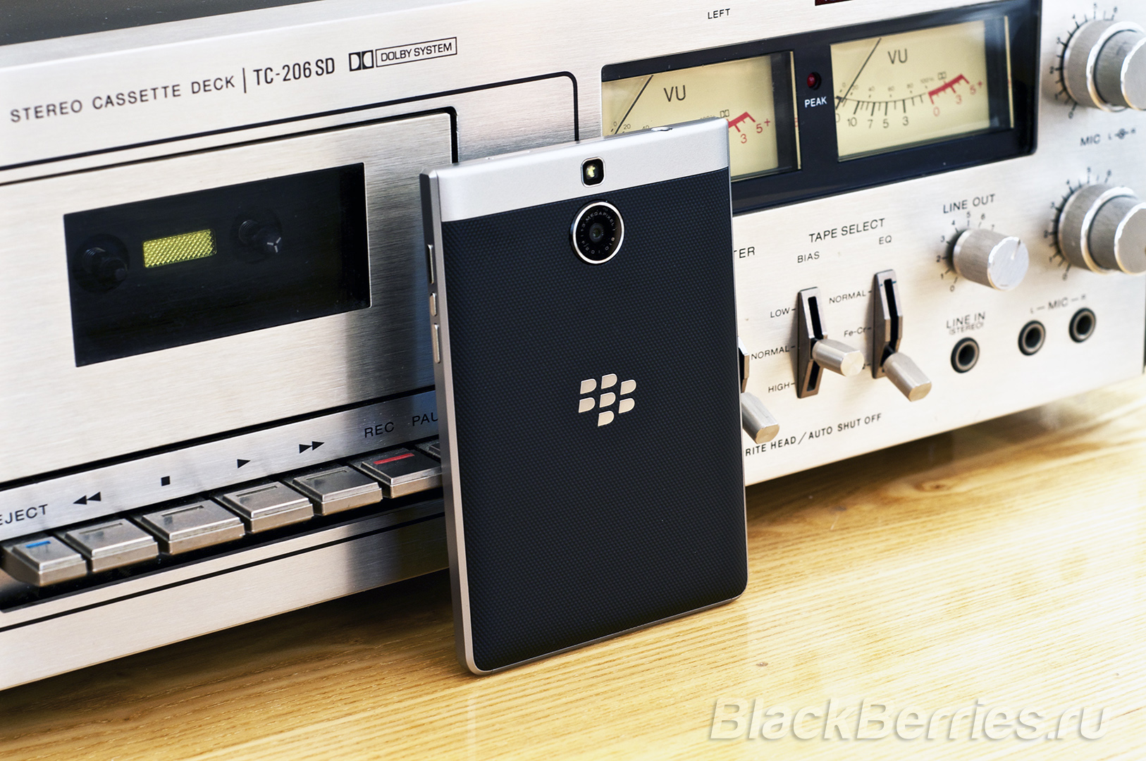 BlackBerry-Passport-Silver-Edition-Review-53