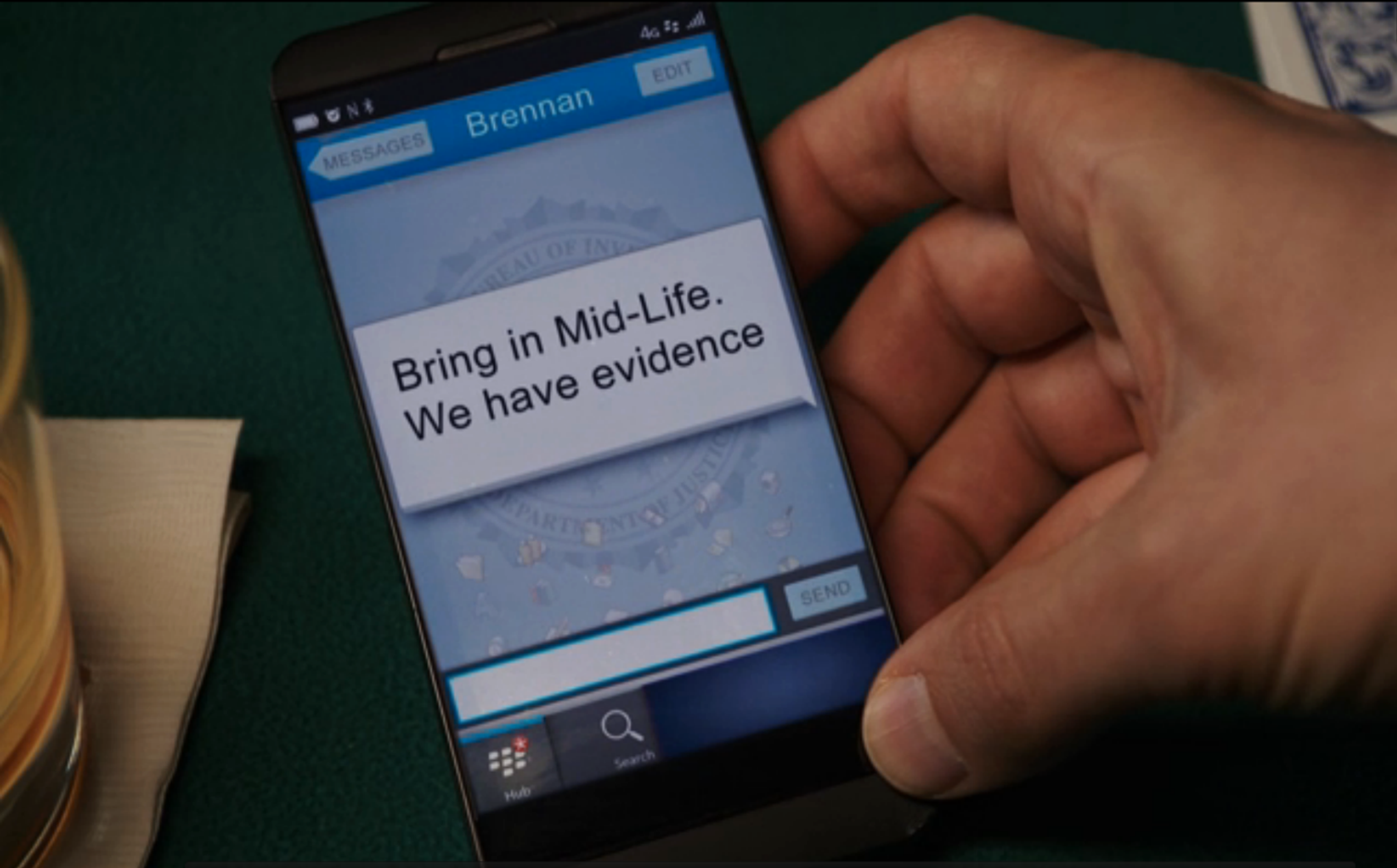 Агенты ФБР в сериале "Кости" пользуются BlackBerry Z10.