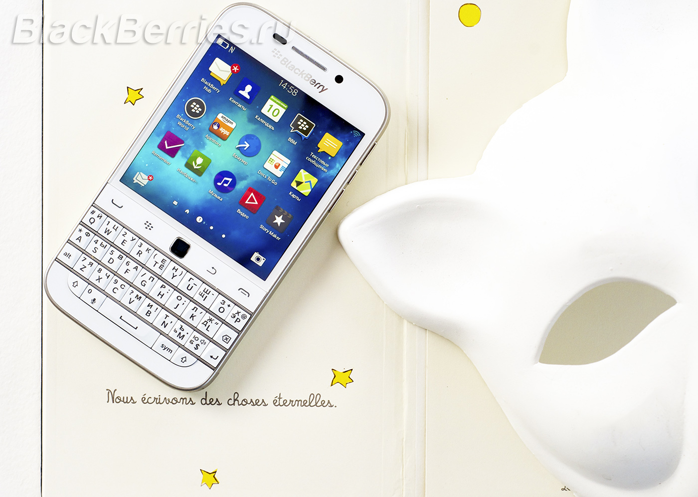blackberry-classic-white-01