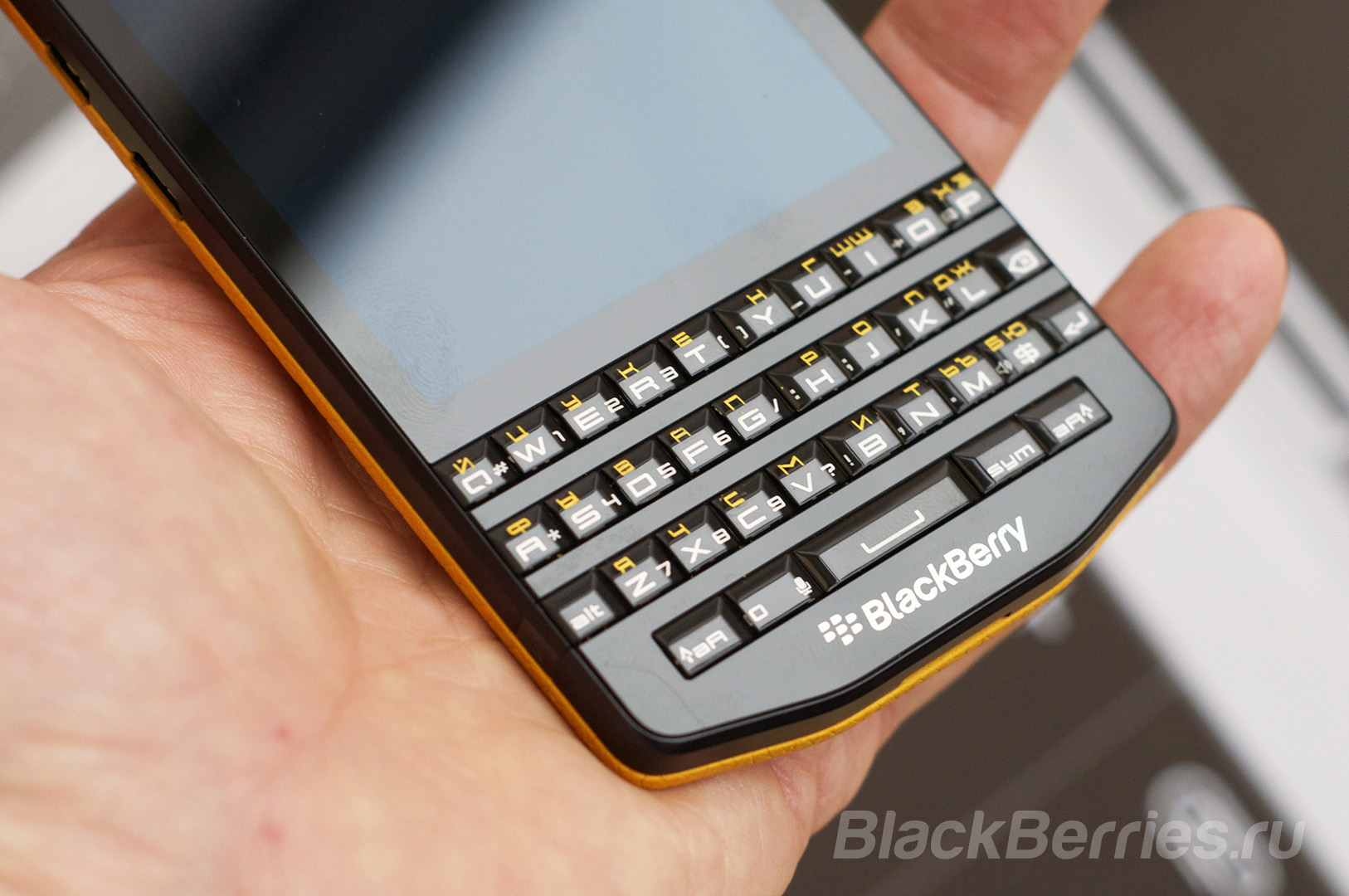 BlackBerry-P9983-Cover-06