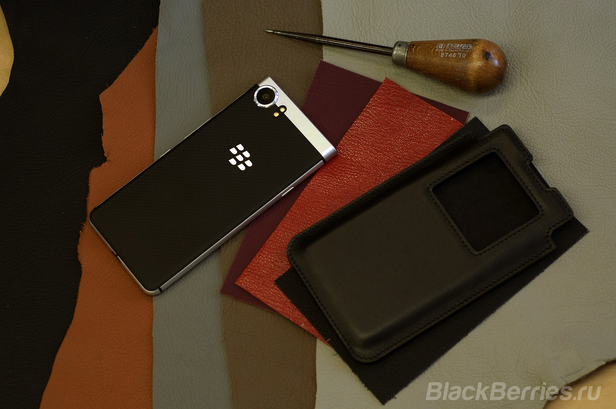 BlackBerry-KEYone-Leather-Case-19 | BlackBerry в России