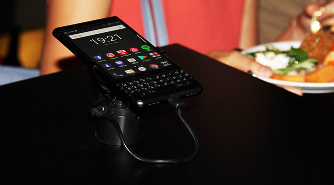 BlackBerry Mobile представил новый BlackBerry KEYone Black Edition